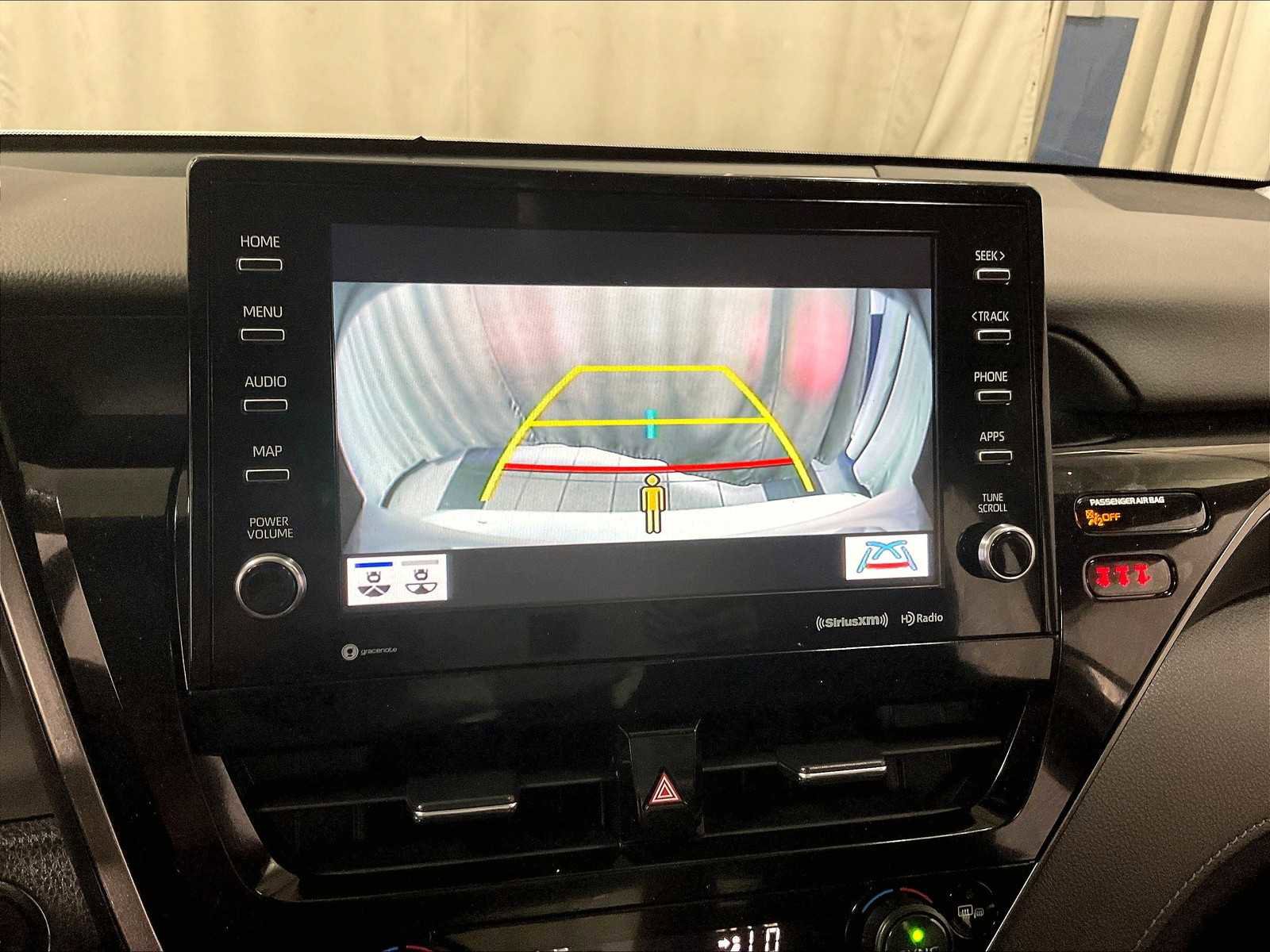 Used 2023 Toyota Camry XLE image 19