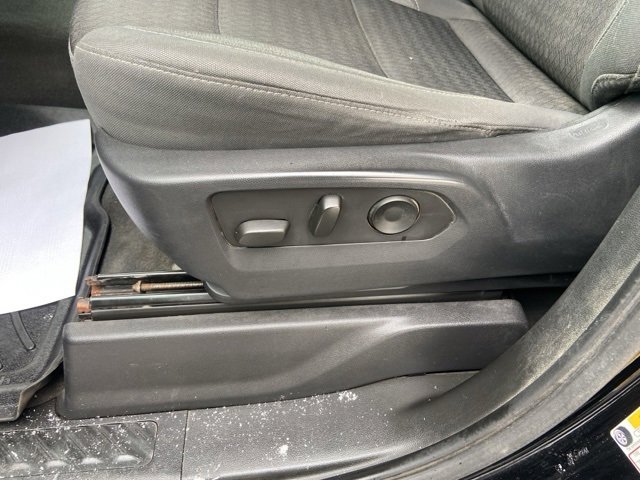 Used 2022 Chevrolet Silverado 1500 Custom image 9