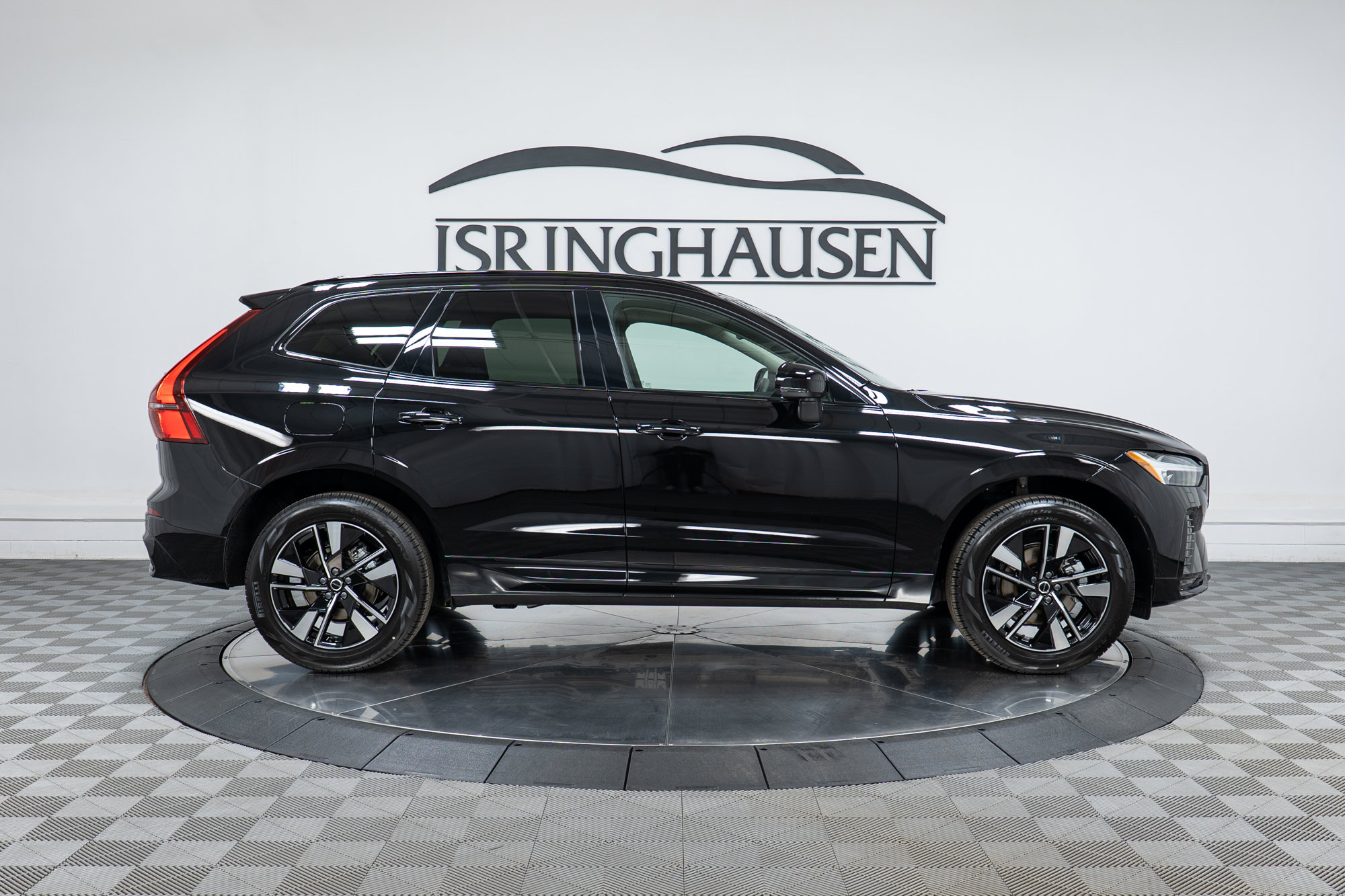 New 2026 Volvo XC60 B5 Core w/ Climate Package AWD/4WD image 4