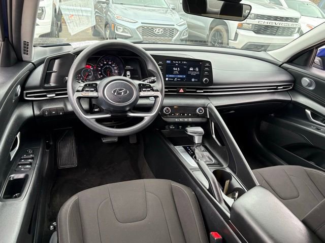 Used 2023 Hyundai Elantra SEL image 13