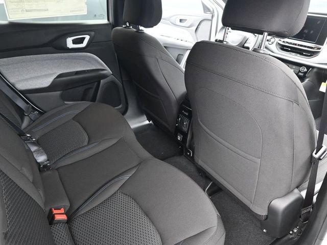 Used 2025 Jeep Compass Sport image 15