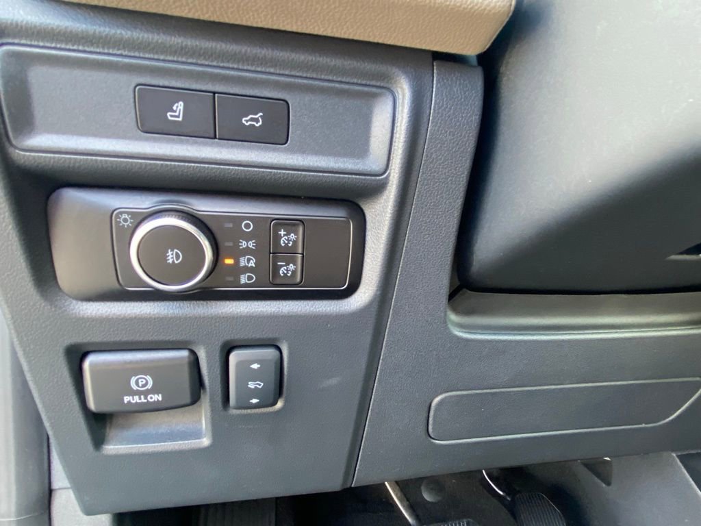 Certified 2024 Ford Expedition Limited image 12