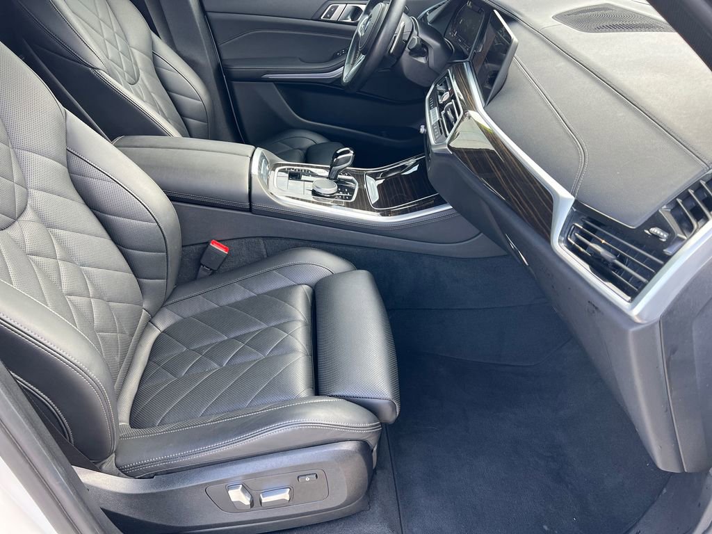 Used 2023 BMW X5 xDrive40i w/ M Sport Package AWD/4WD image 7