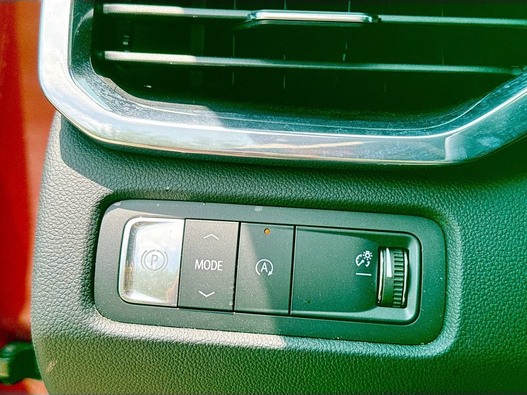 Used 2026 GMC Acadia Elevation w/ Elevation Premium Package FWD image 20