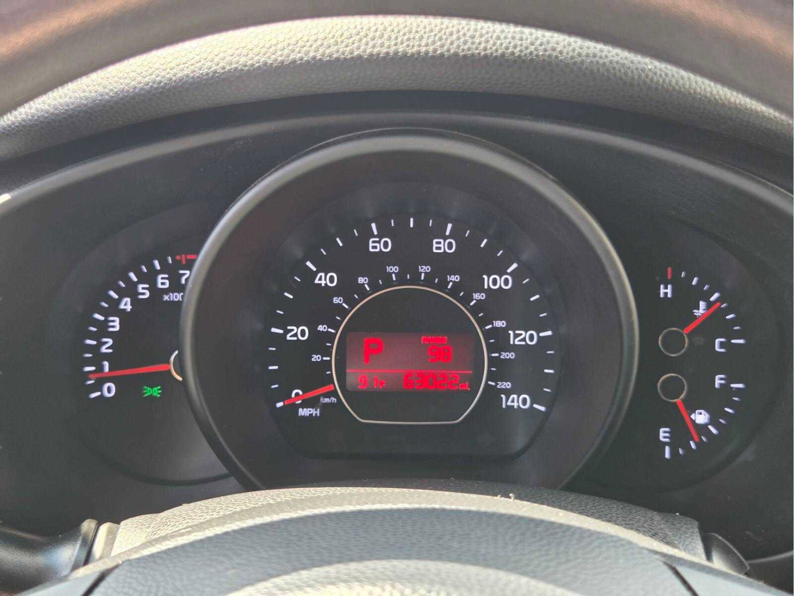 Used 2016 Kia Soul + FWD image 30