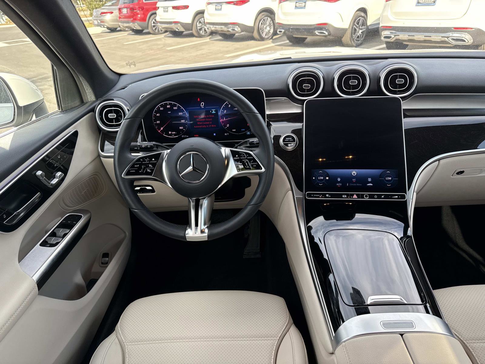 Used 2025 Mercedes-Benz GLC 300 image 18