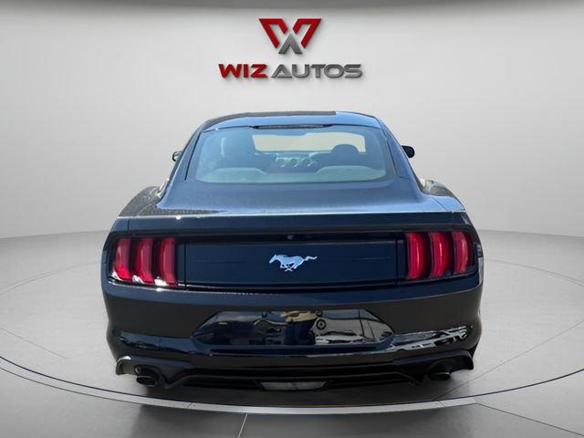 Used 2018 Ford Mustang Coupe RWD image 4