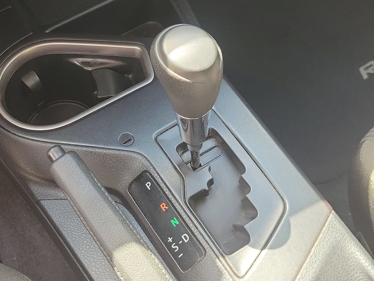 Used 2018 Toyota RAV4 LE FWD image 27