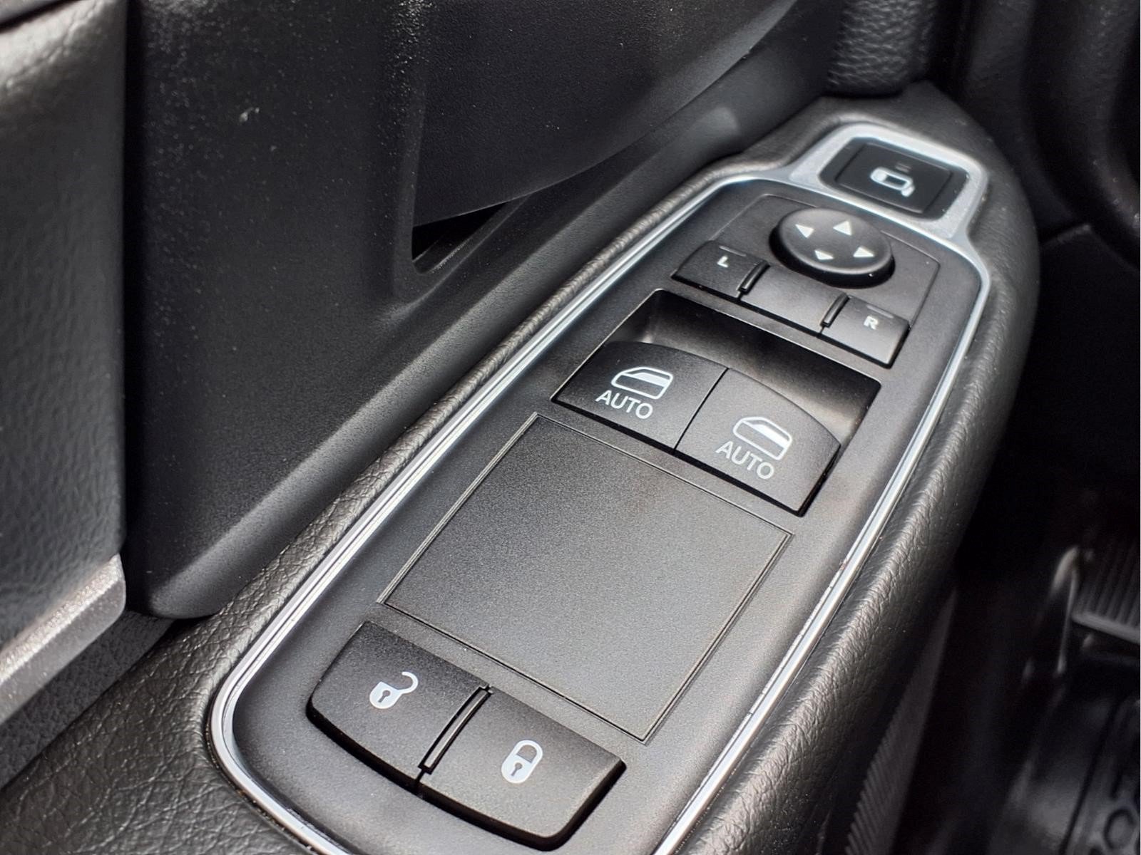 Used 2024 RAM 2500 Tradesman w/ Chrome Appearance Group AWD/4WD image 18