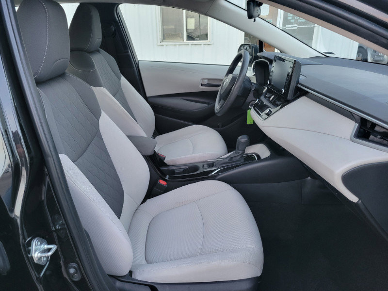 Used 2022 Toyota Corolla LE FWD image 24