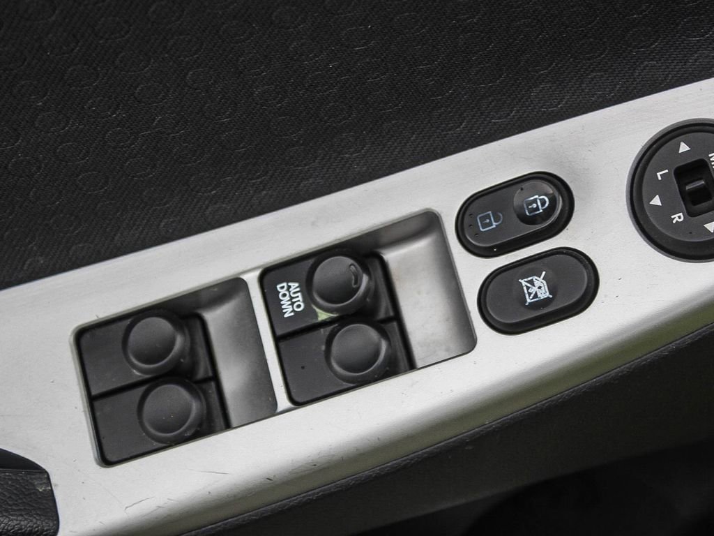 Used 2012 Hyundai Accent SE image 18