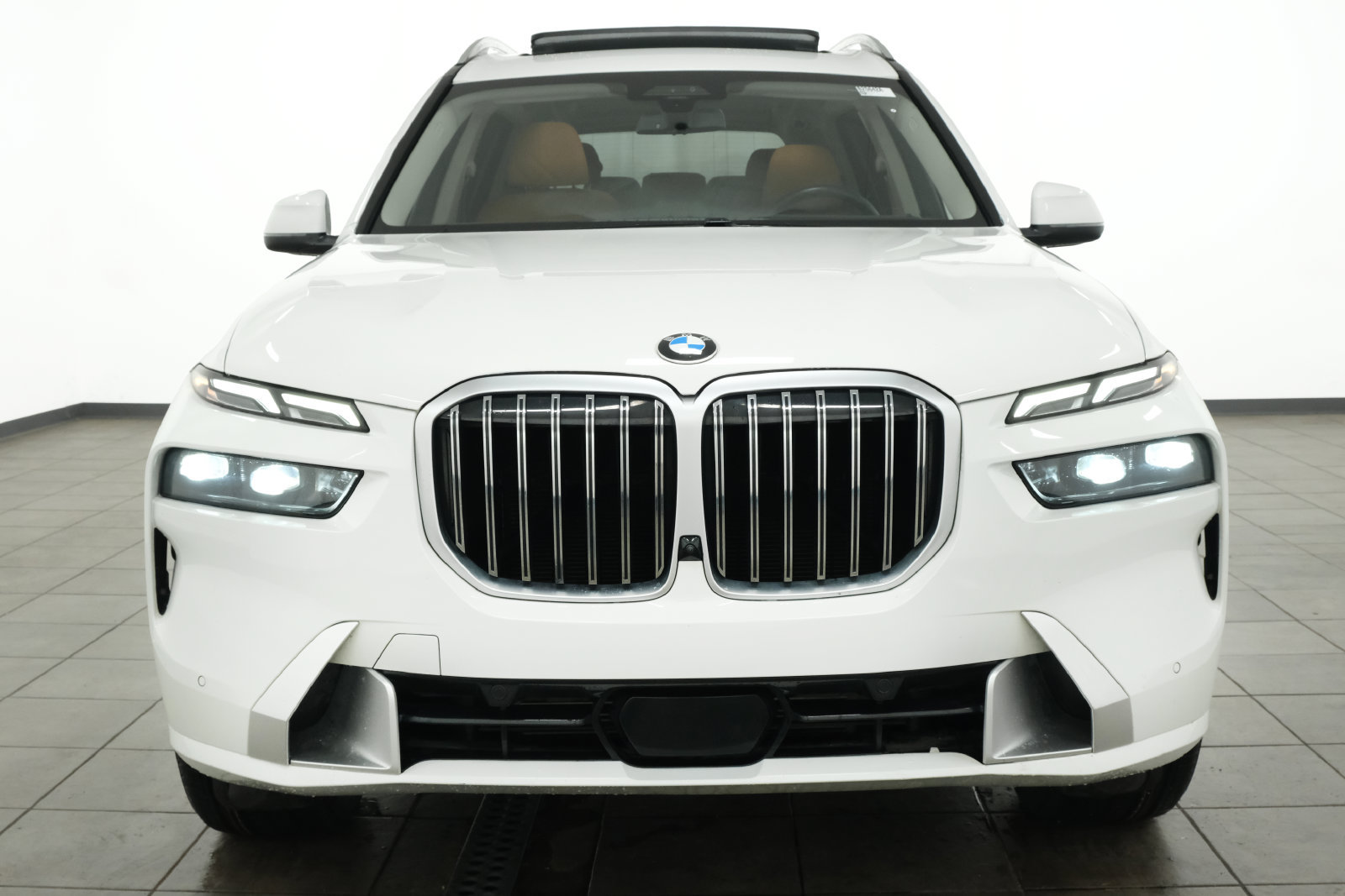 Used 2024 BMW X7 xDrive40i w/ Executive Package AWD/4WD image 8