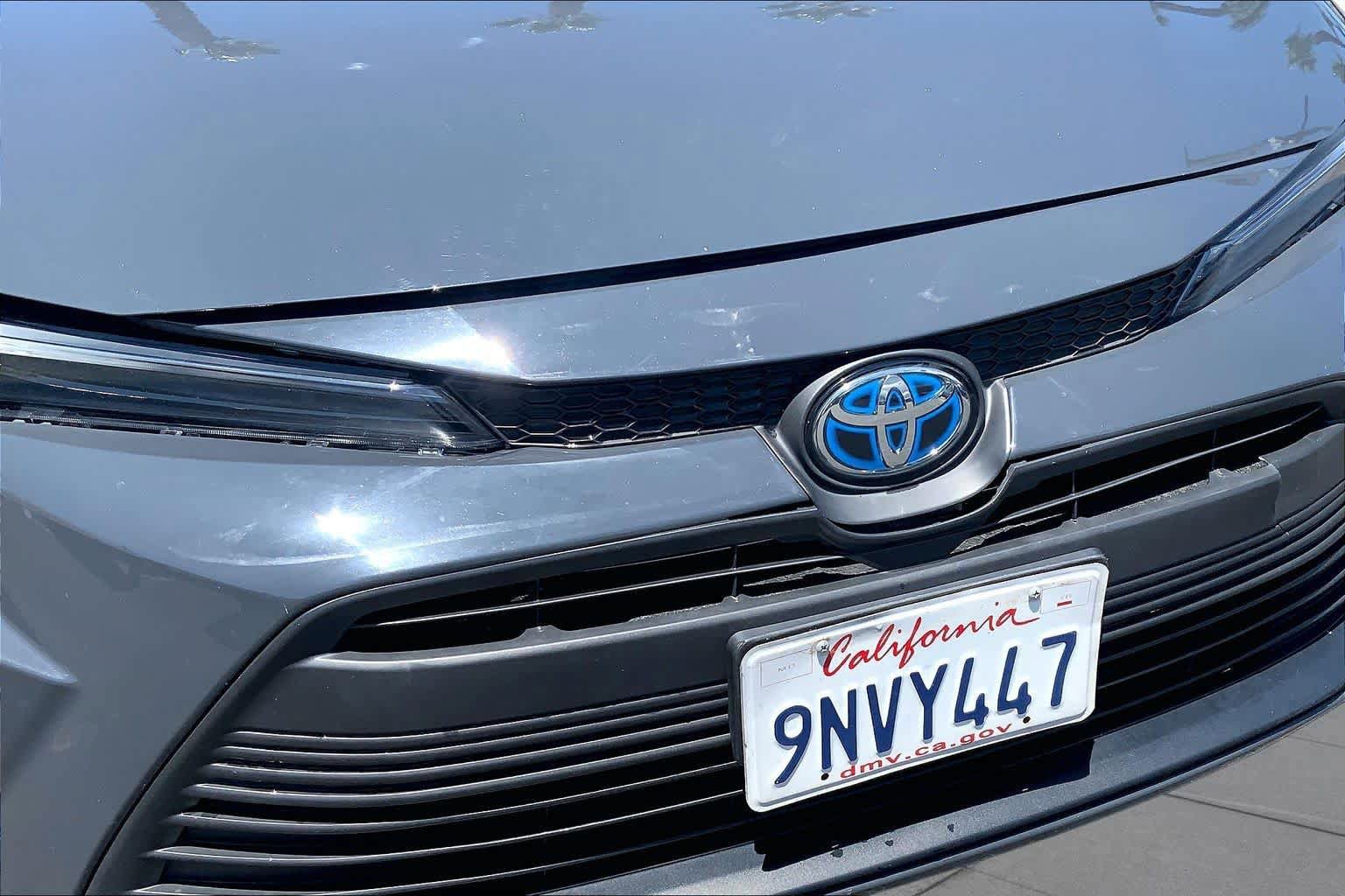 Used 2024 Toyota Corolla LE FWD image 29