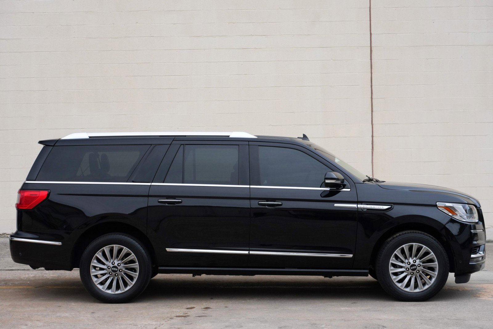 Used 2020 Lincoln Navigator L 4WD image 53