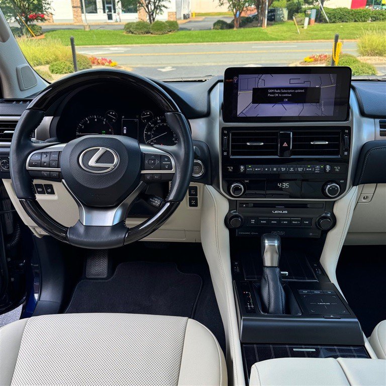 Used 2023 Lexus GX 460 Premium w/ Accessory Package AWD/4WD image 14