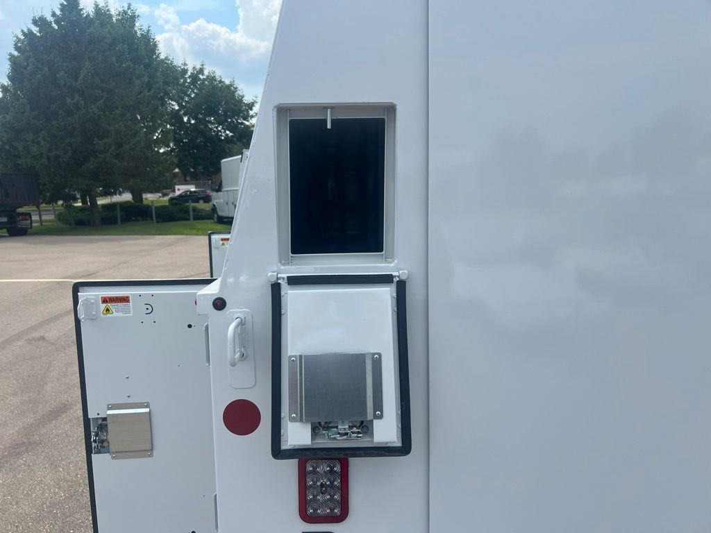 New 2025 Chevrolet Express 3500 w/ Power Convenience Package image 23