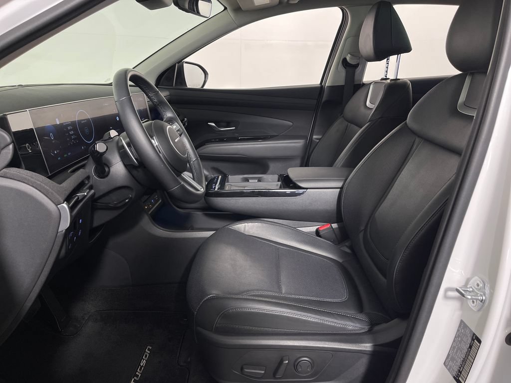 Certified 2025 Hyundai Tucson Limited AWD/4WD image 12