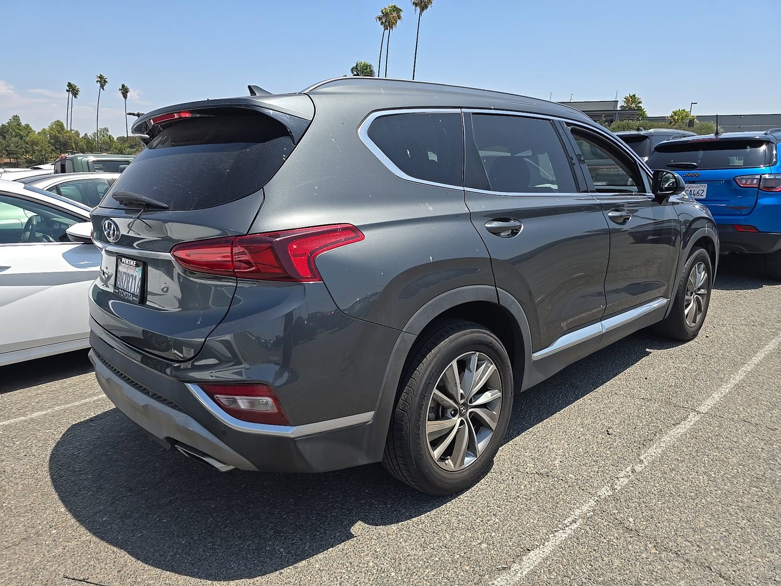 Used 2019 Hyundai Santa Fe SEL w/ Cargo Package FWD image 4