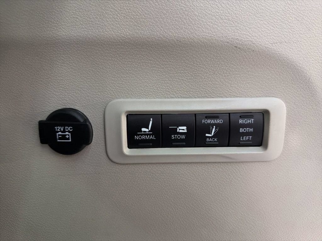 Used 2020 Chrysler Pacifica Limited FWD image 10