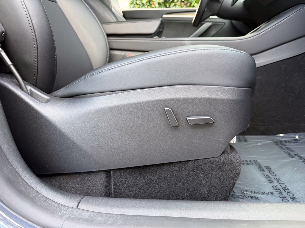 Used 2023 Tesla Model Y 2WD image 35