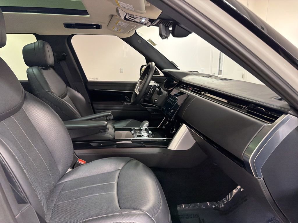 Used 2022 Land Rover Range Rover SE image 25