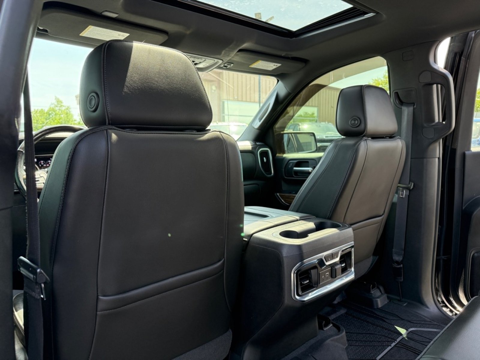 Used 2019 Chevrolet Silverado 1500 High Country w/ Technology Package AWD/4WD image 33