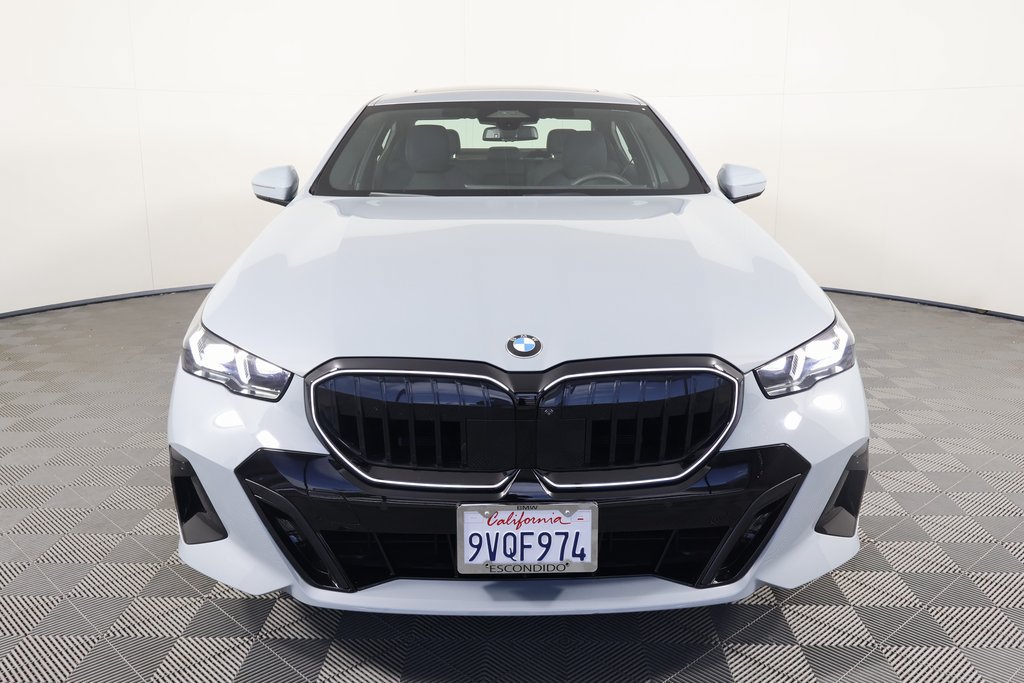 Used 2026 BMW 530i RWD image 2