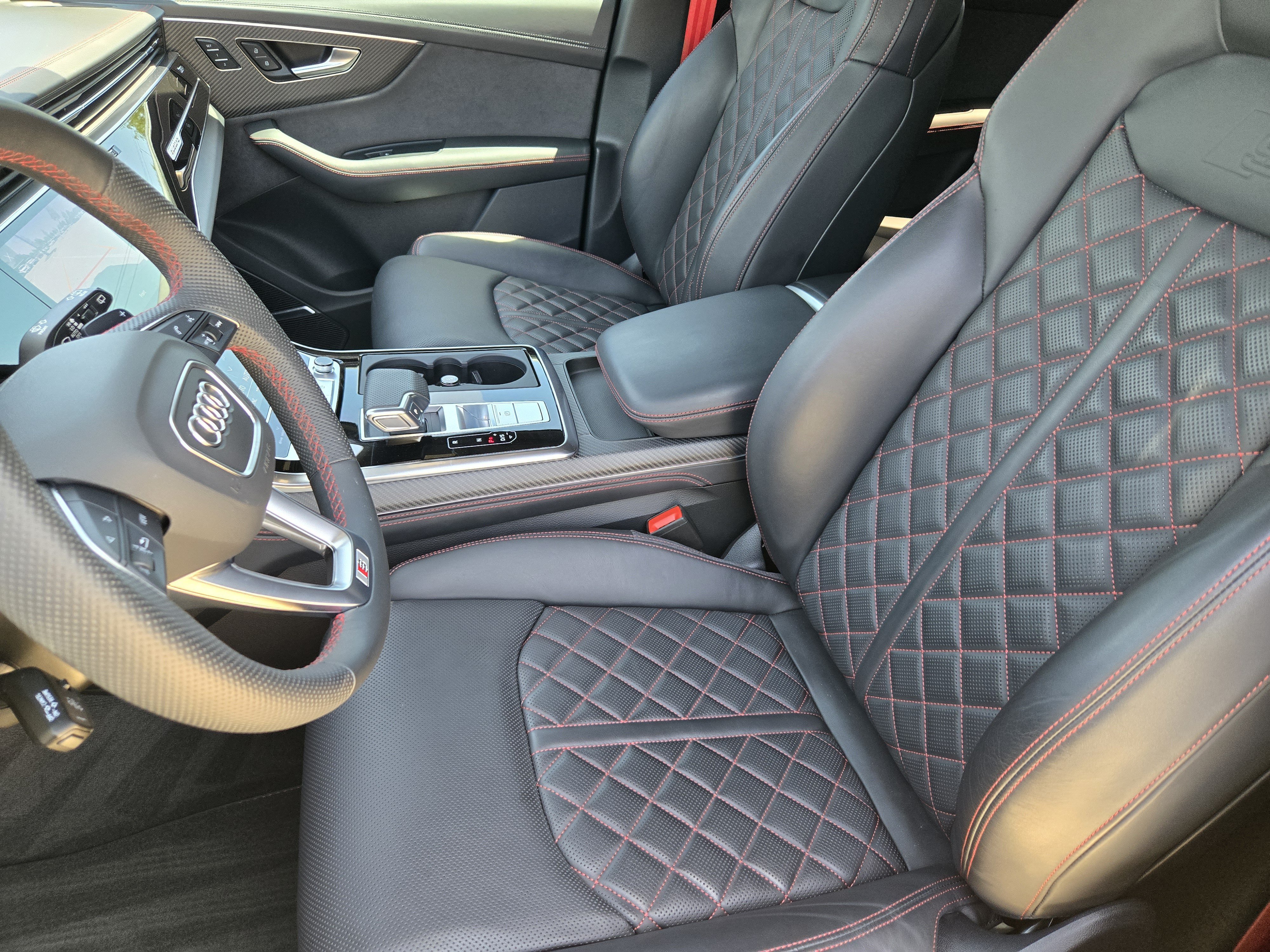 Used 2025 Audi SQ7 Prestige AWD/4WD image 9
