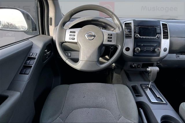 Used 2018 Nissan Frontier SV image 8