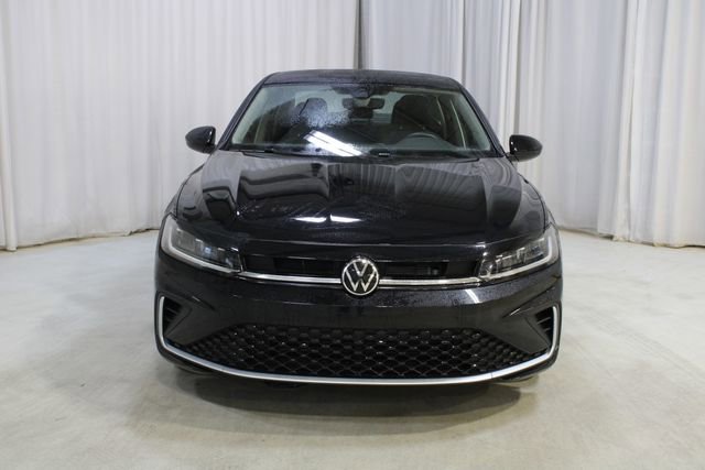 Used 2025 Volkswagen Jetta SE w/ Sunroof Package image 40