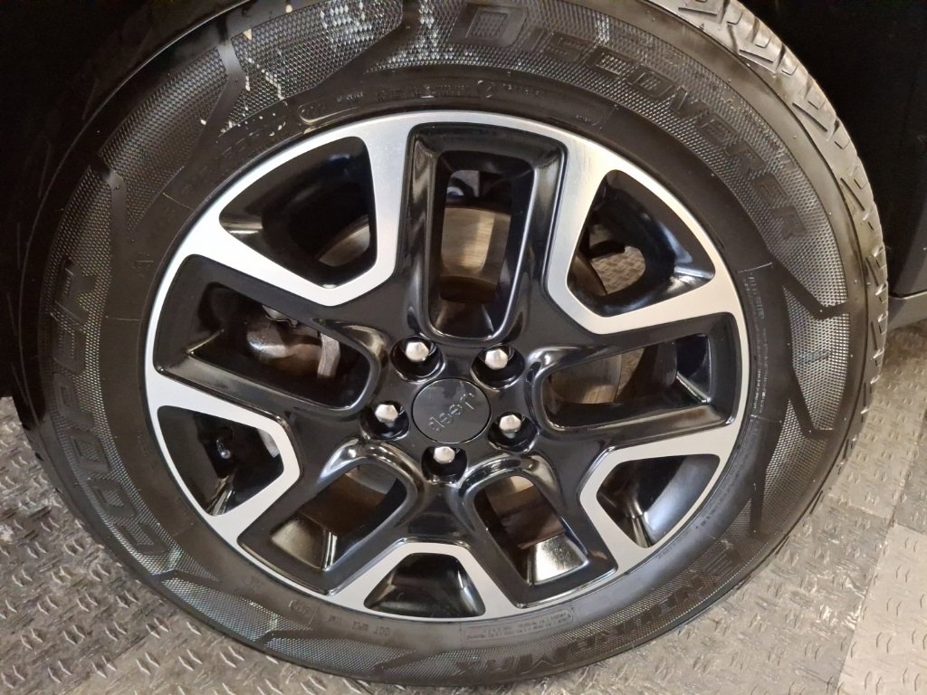 Used 2019 Jeep Compass Trailhawk image 3