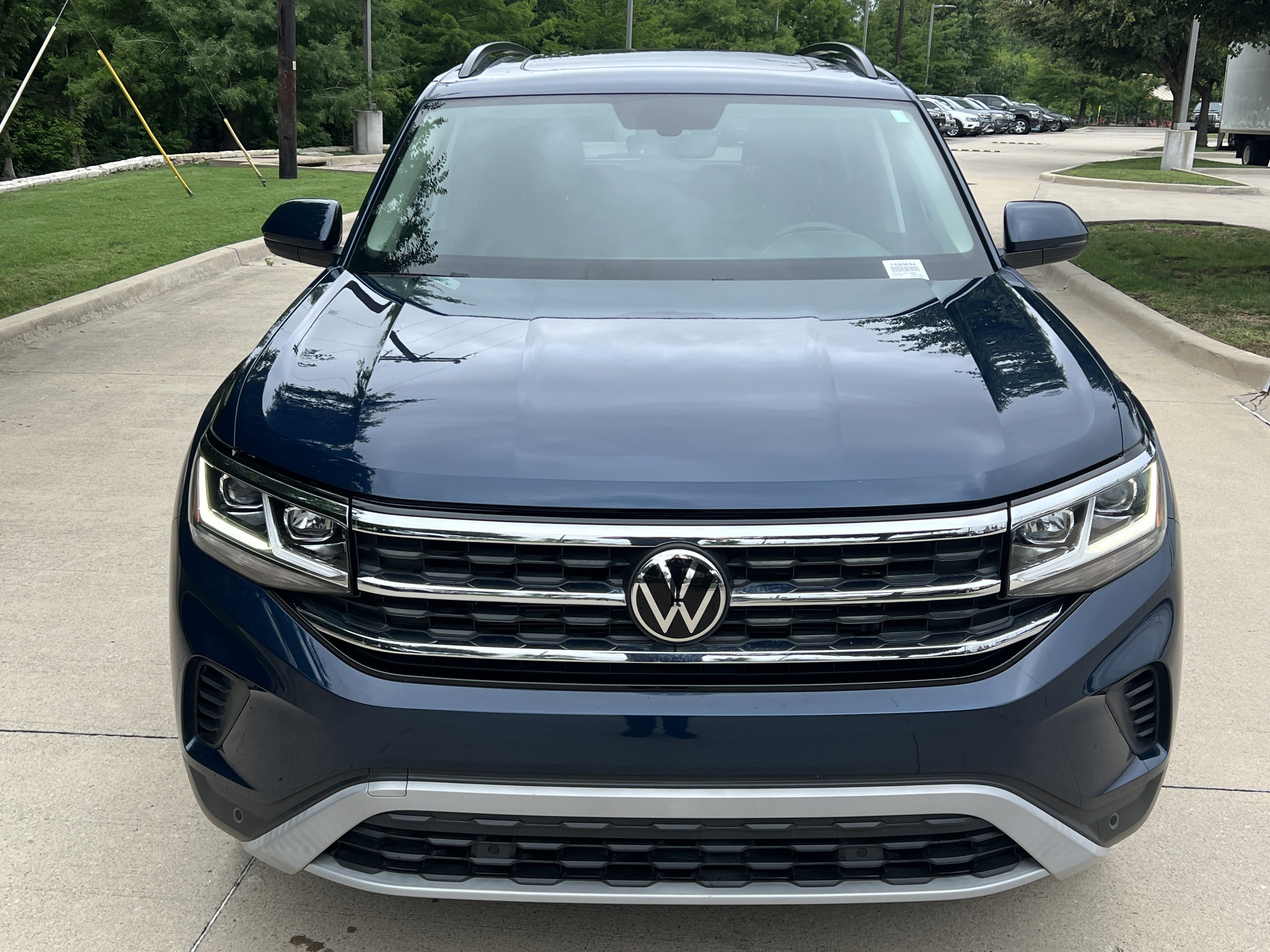 Certified 2023 Volkswagen Atlas SE w/ Panoramic Sunroof Package FWD image 3
