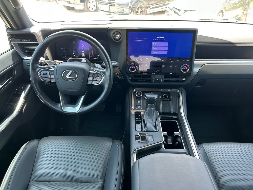 Used 2024 Lexus GX 550 w/ Accessory Package (Z1) AWD/4WD image 22