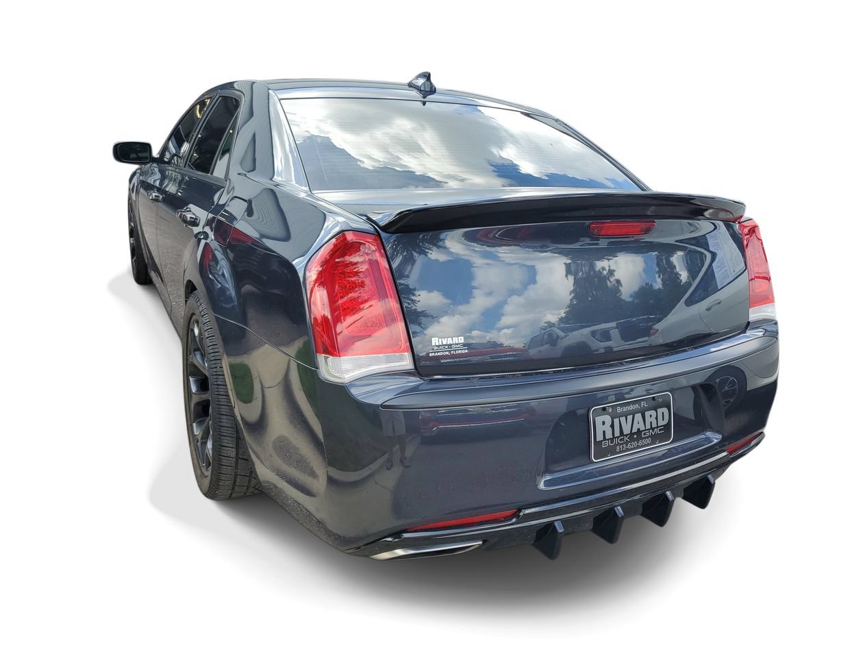 Used 2019 Chrysler 300 C RWD image 3