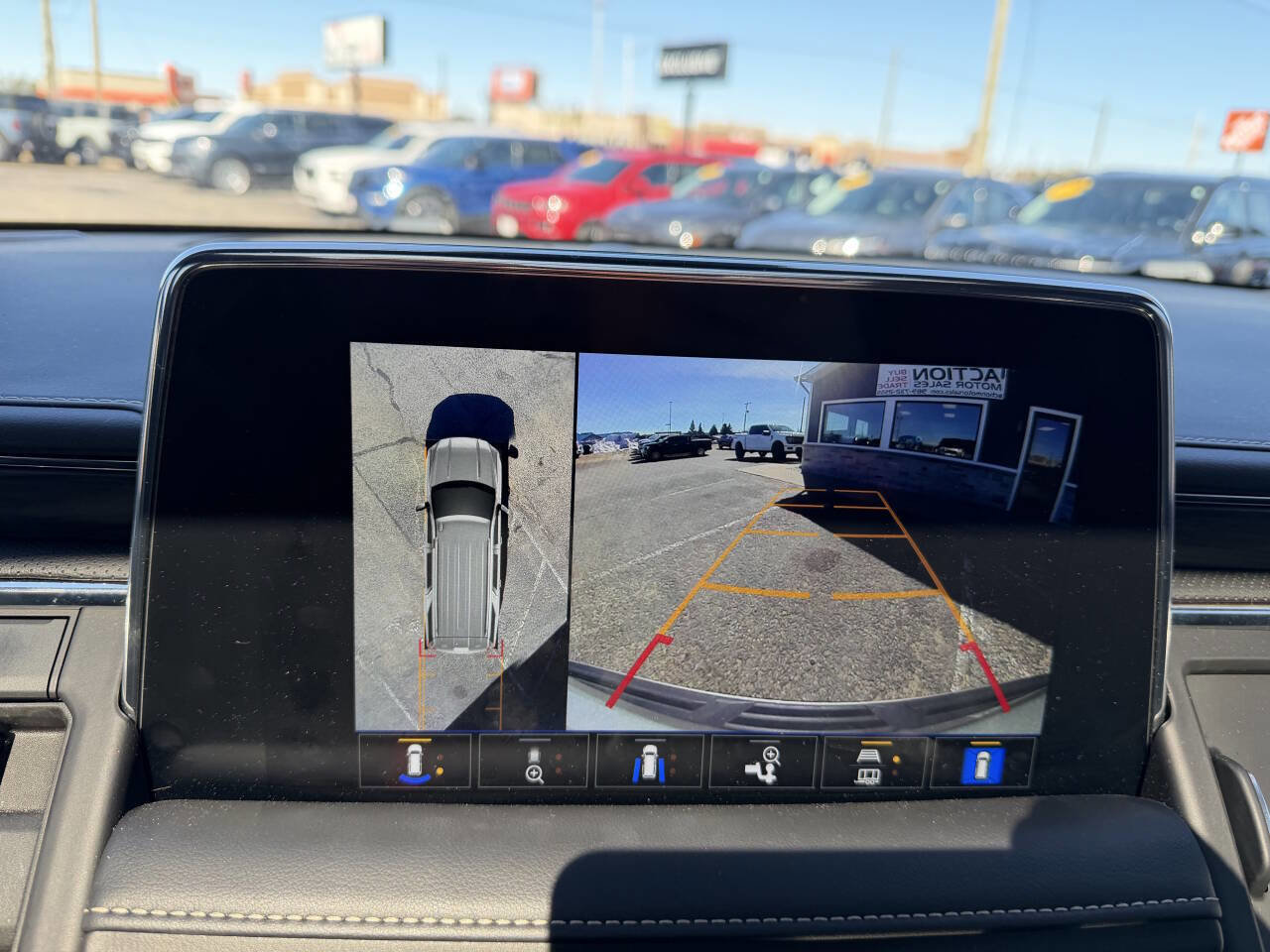 Used 2023 GMC Yukon SLT w/ SLT Luxury Package image 26