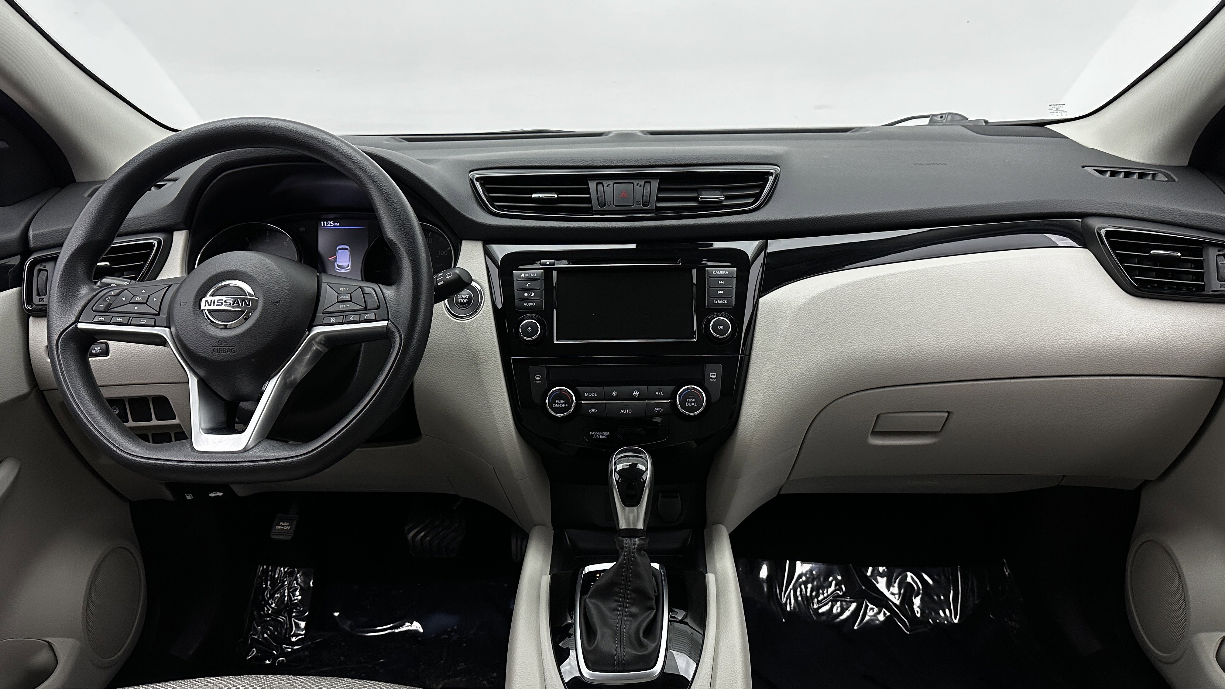 Used 2020 Nissan Rogue Sport SV image 26