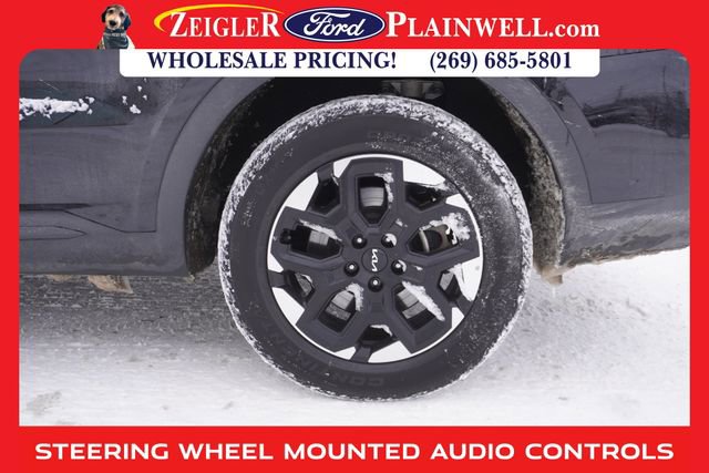 Used 2024 Kia Sorento S image 6