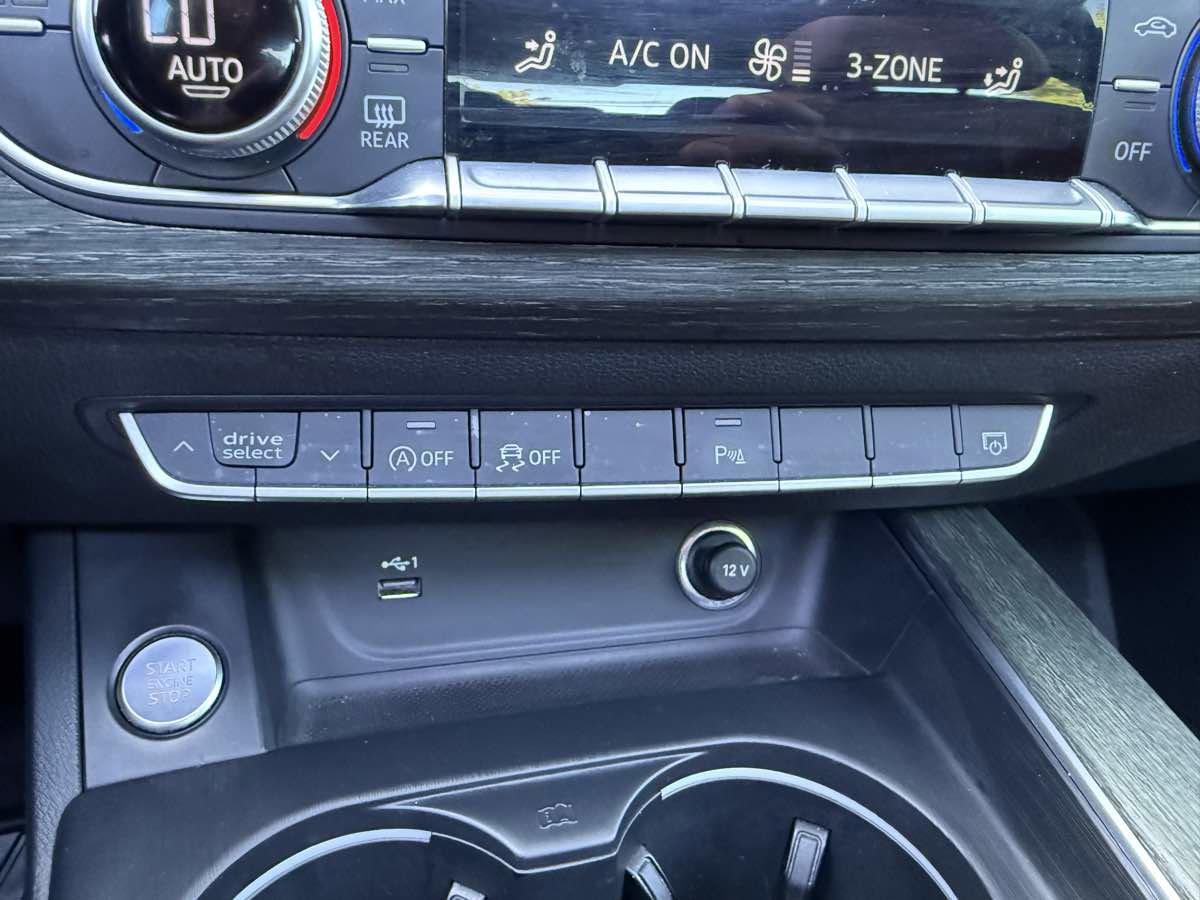 Used 2019 Audi A4 2.0T Premium FWD image 19