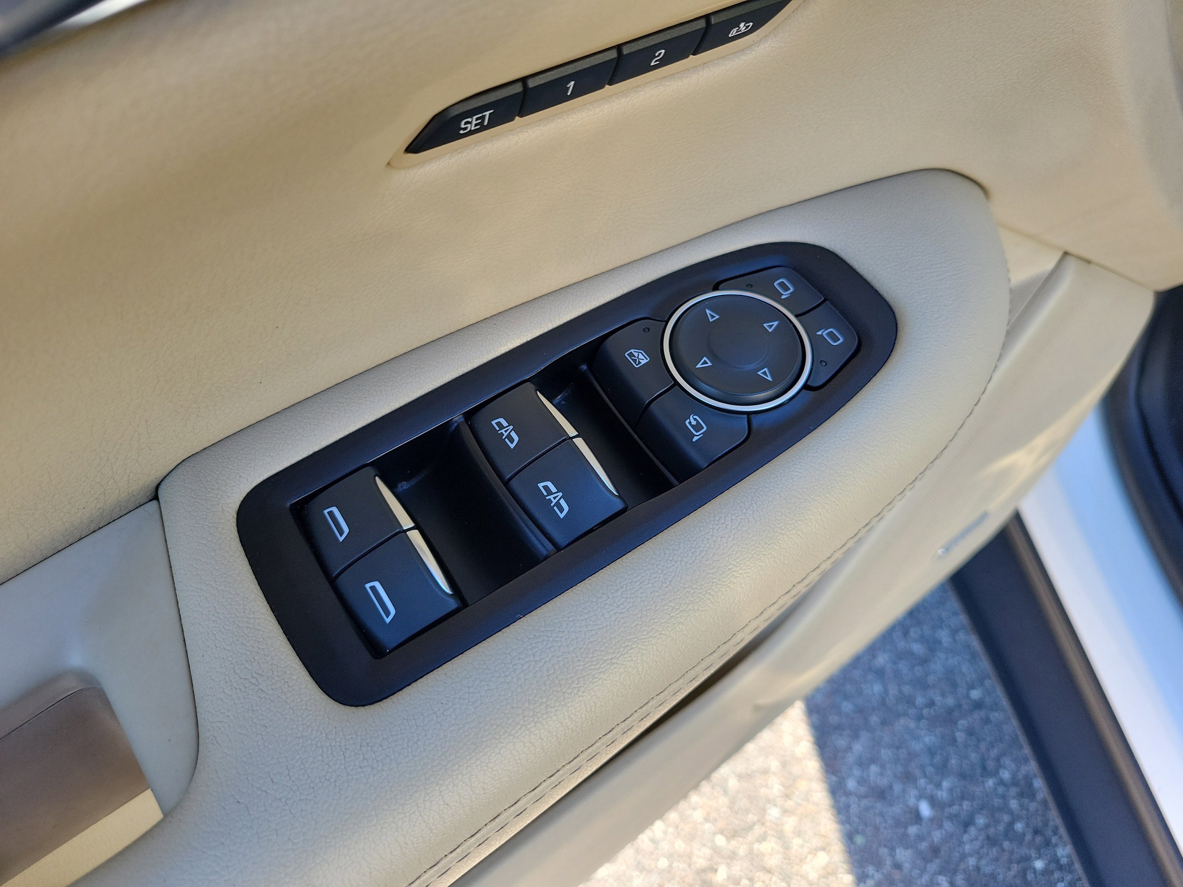 Used 2018 Cadillac XT5 Luxury w/ Driver Awareness Package FWD image 22