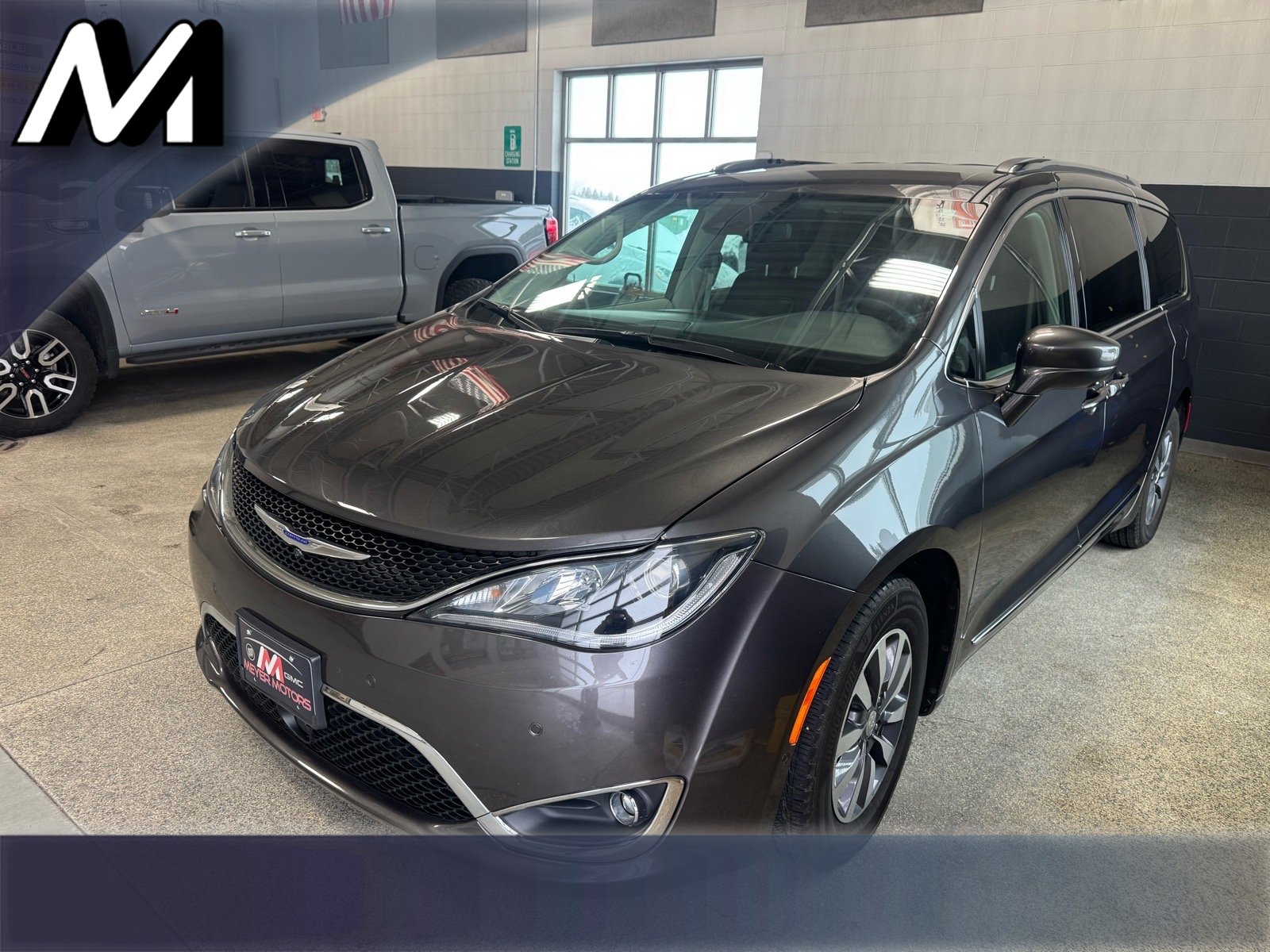 Used 2020 Chrysler Pacifica Touring-L Plus image 1