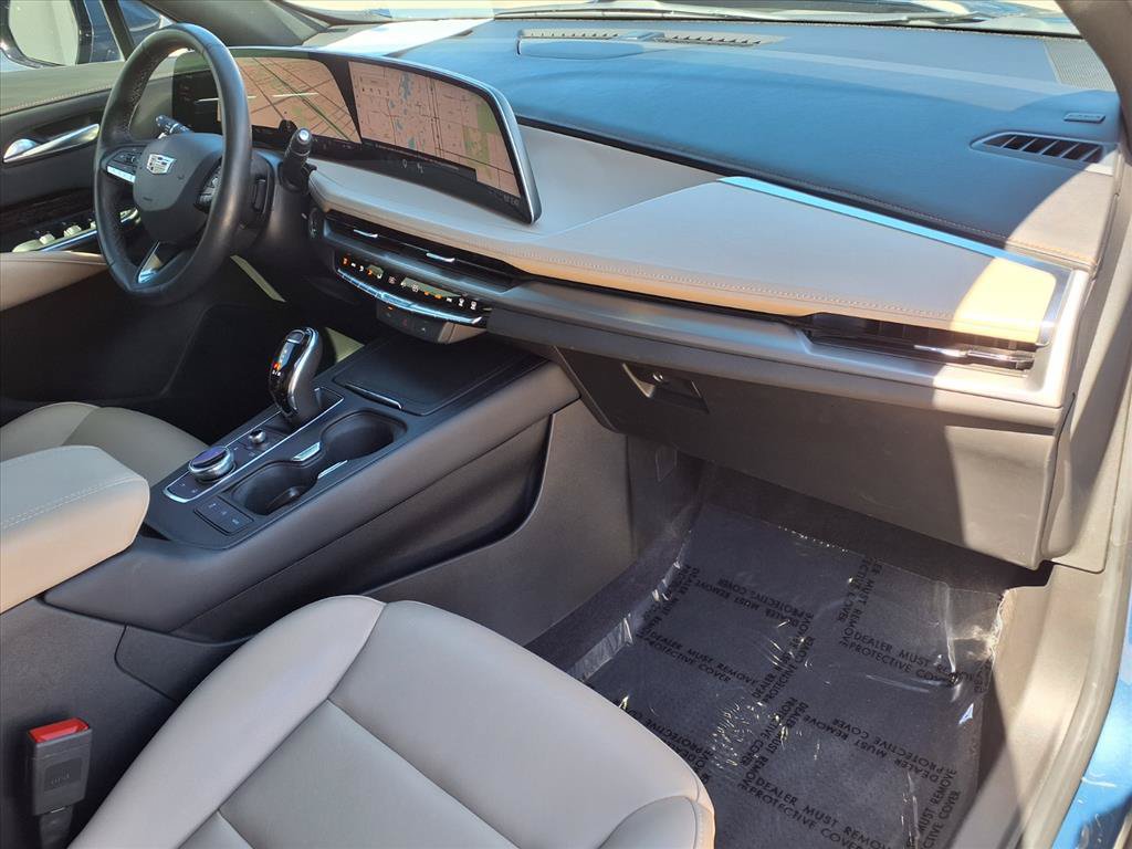 Certified 2024 Cadillac XT4 Luxury FWD image 8