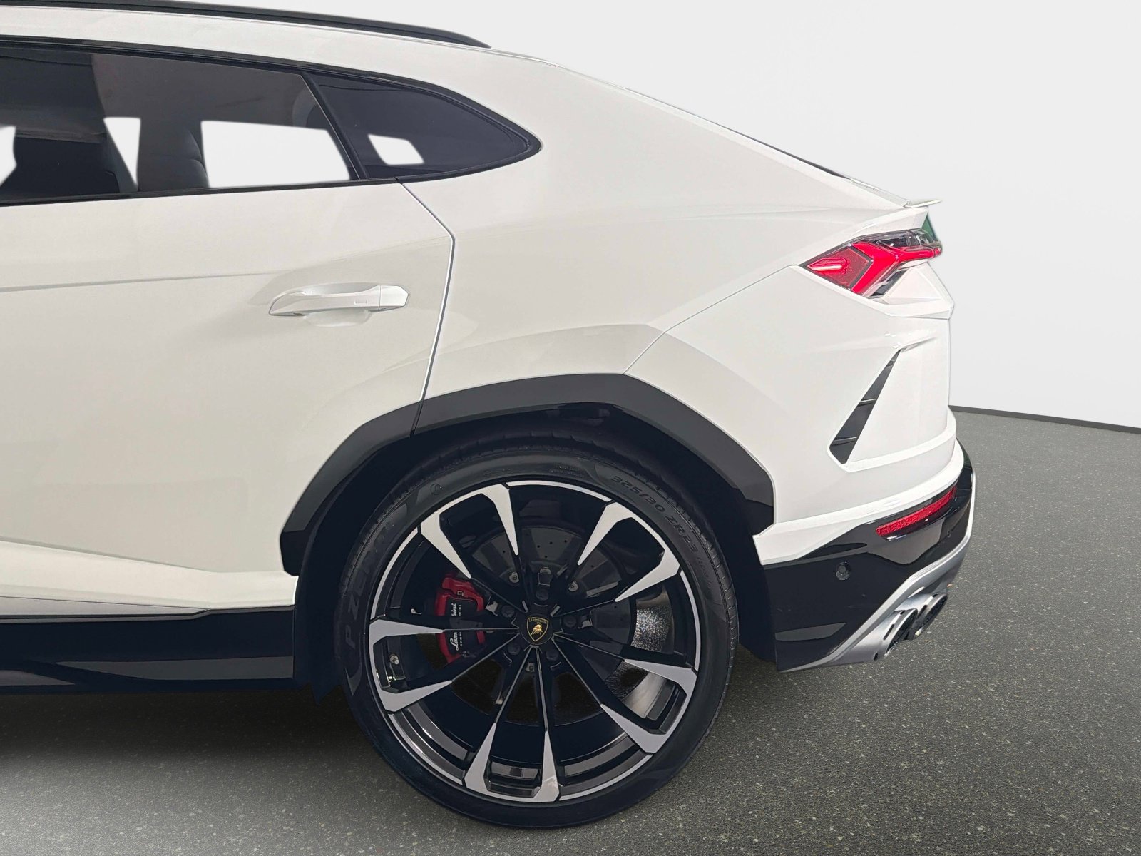 Used 2019 Lamborghini Urus AWD/4WD image 14