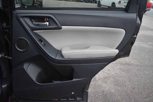 Used 2015 Subaru Forester 2.5i Touring w/ Eyesight & Navigation System image 43