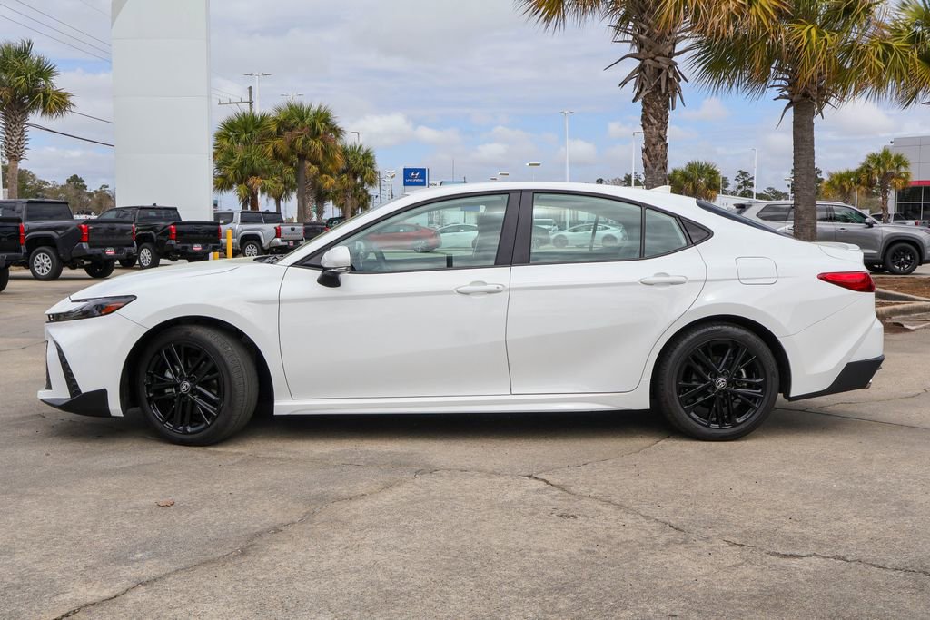 Used 2025 Toyota Camry SE FWD image 26