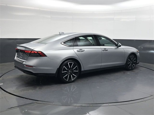 Used 2024 Honda Accord Touring image 4