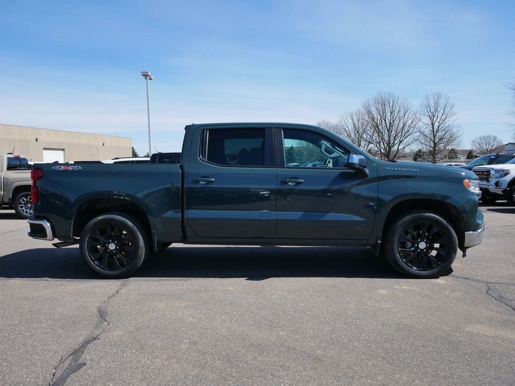 Used 2025 Chevrolet Silverado 1500 LT AWD/4WD image 11
