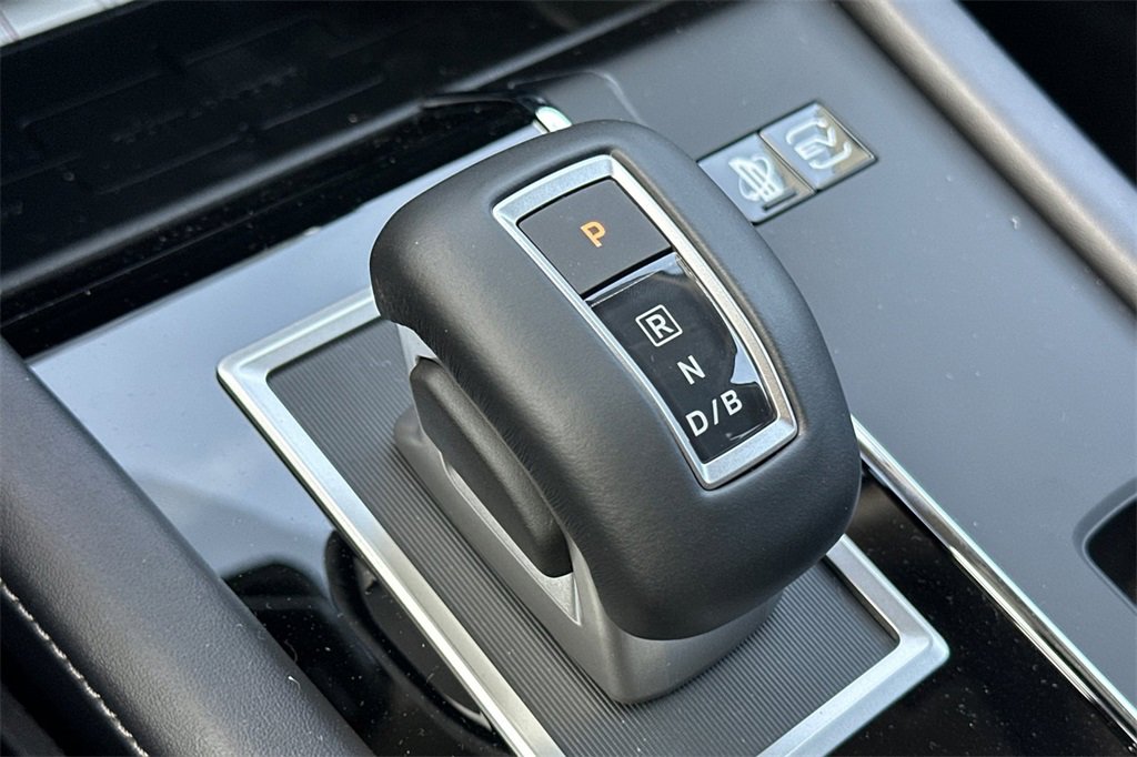 New 2025 Mitsubishi Outlander SE image 22