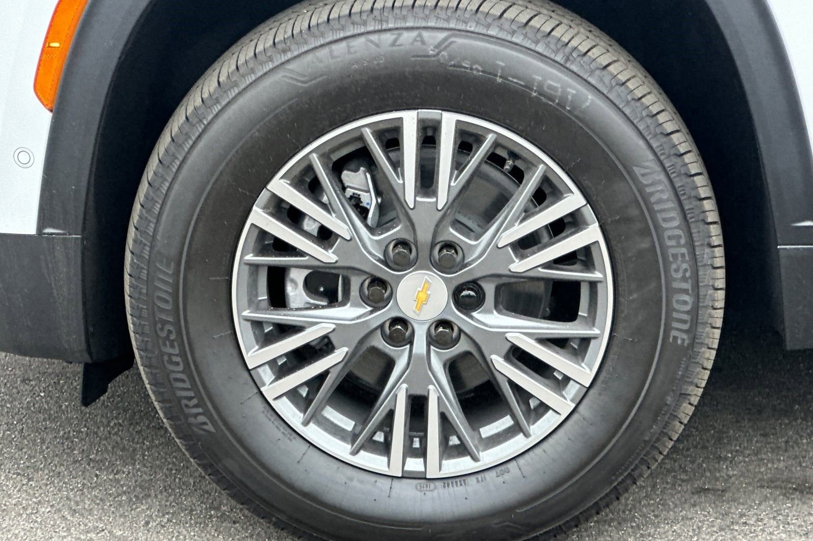 New 2025 Chevrolet Traverse LT w/ Enhanced Driving Package FWD image 35