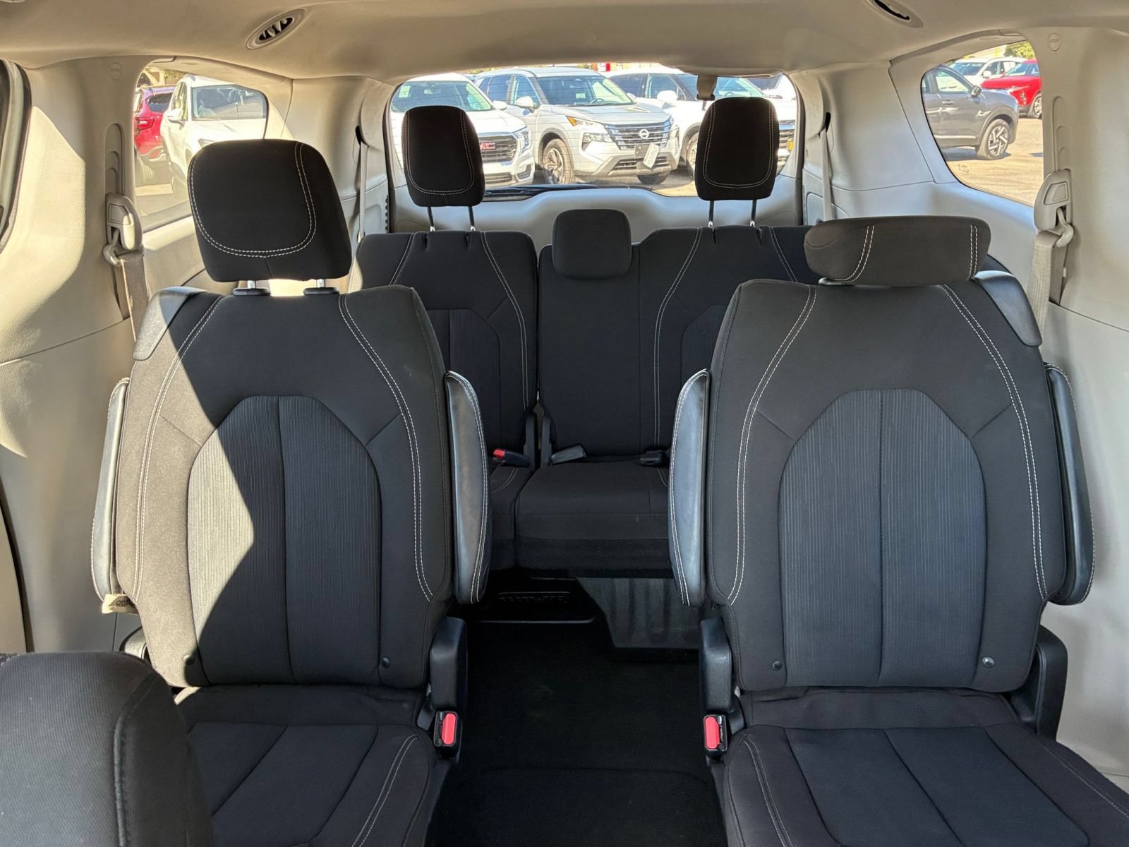 Used 2023 Chrysler Voyager LX FWD image 38