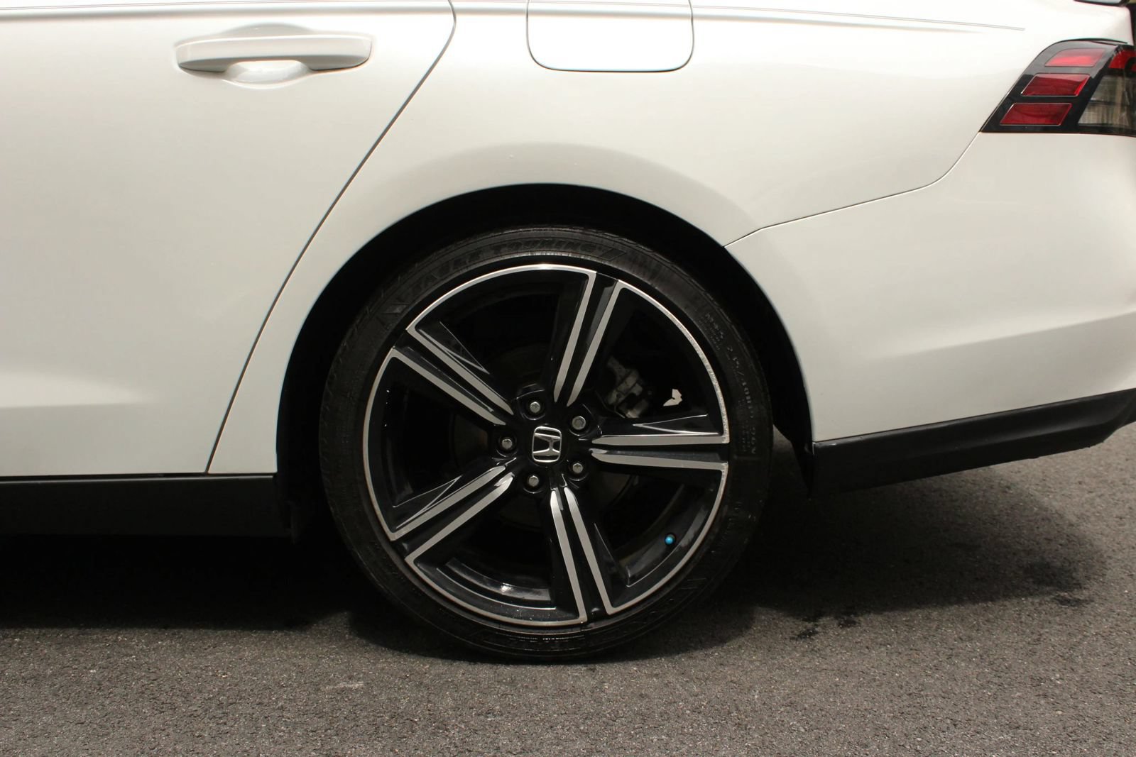 Used 2024 Honda Accord Sport image 10